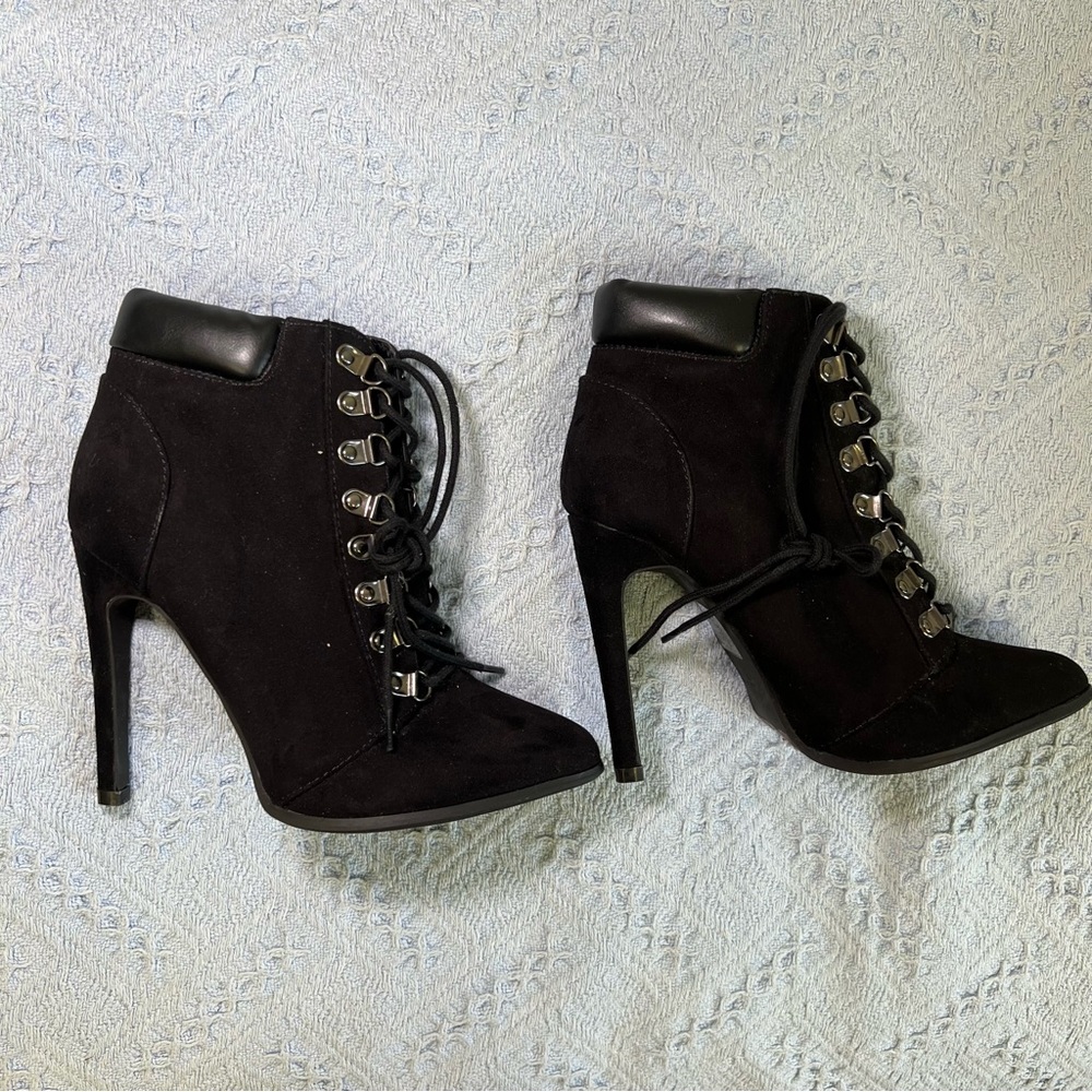 Women’s Black Heeled Booties Lace Up Size 6.5 Preowned